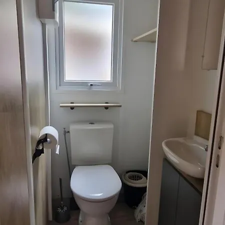 Mobile Cosy Vue Sur L'etang אתר קמפינג 4*