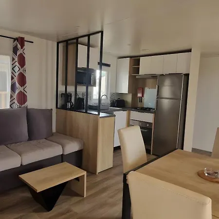 Mobile Cosy Vue Sur L'etang אתר קמפינג 4*